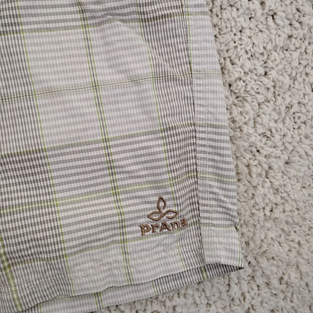 prAna Swim Trunks Mens 32 Beige Board Shorts Pool Surf Beach UPF 50+ Outdoor A2